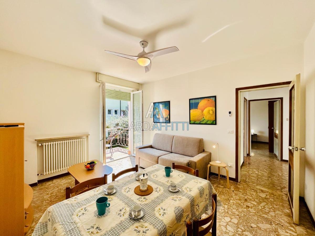 Ares Apartment - Vicino Al Lago Di Garda E Alla Stazione Treno Дезенцано-дель-Гарда Экстерьер фото