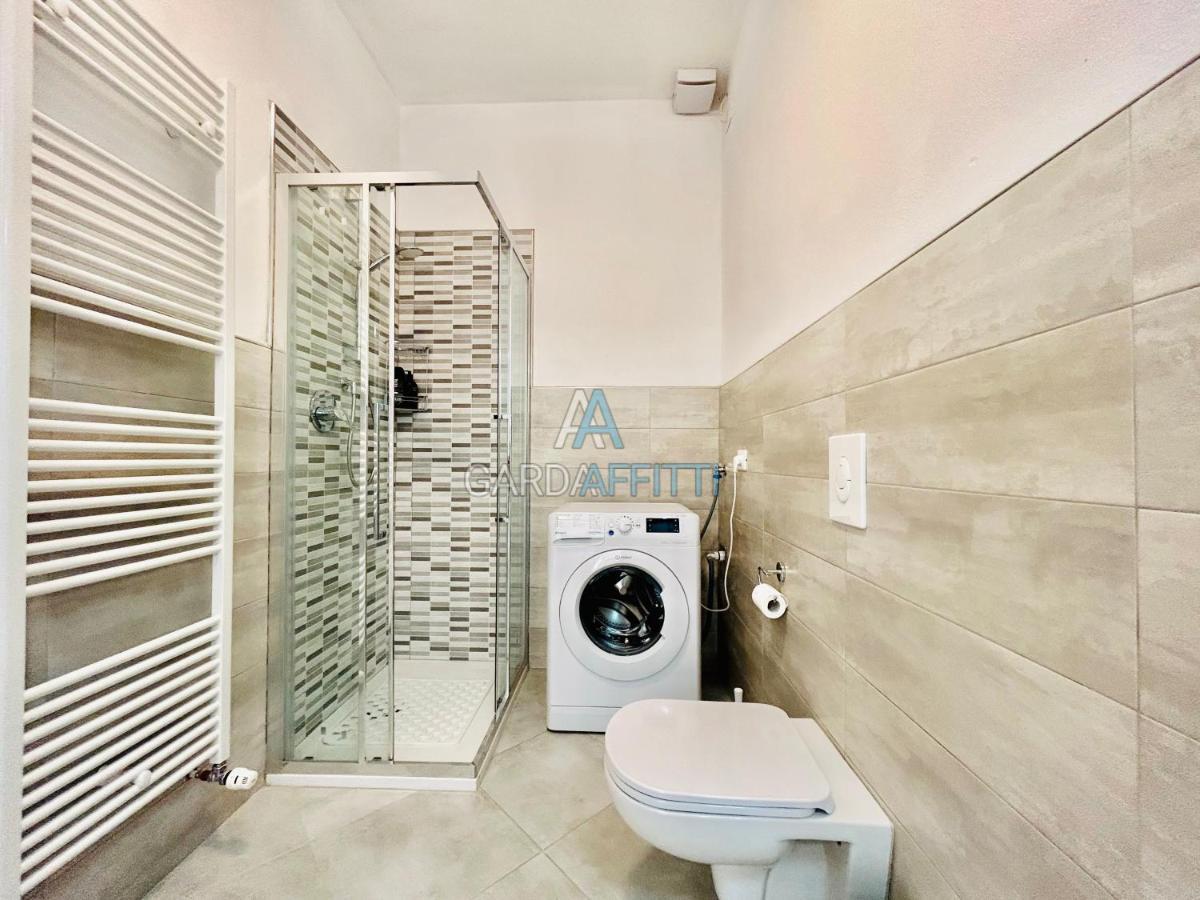 Ares Apartment - Vicino Al Lago Di Garda E Alla Stazione Treno Дезенцано-дель-Гарда Экстерьер фото