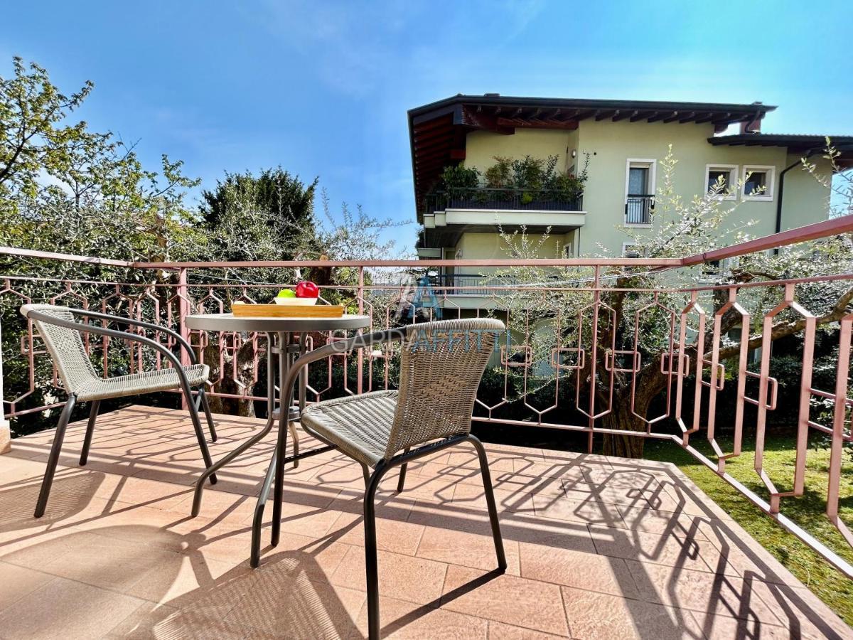 Ares Apartment - Vicino Al Lago Di Garda E Alla Stazione Treno Дезенцано-дель-Гарда Экстерьер фото